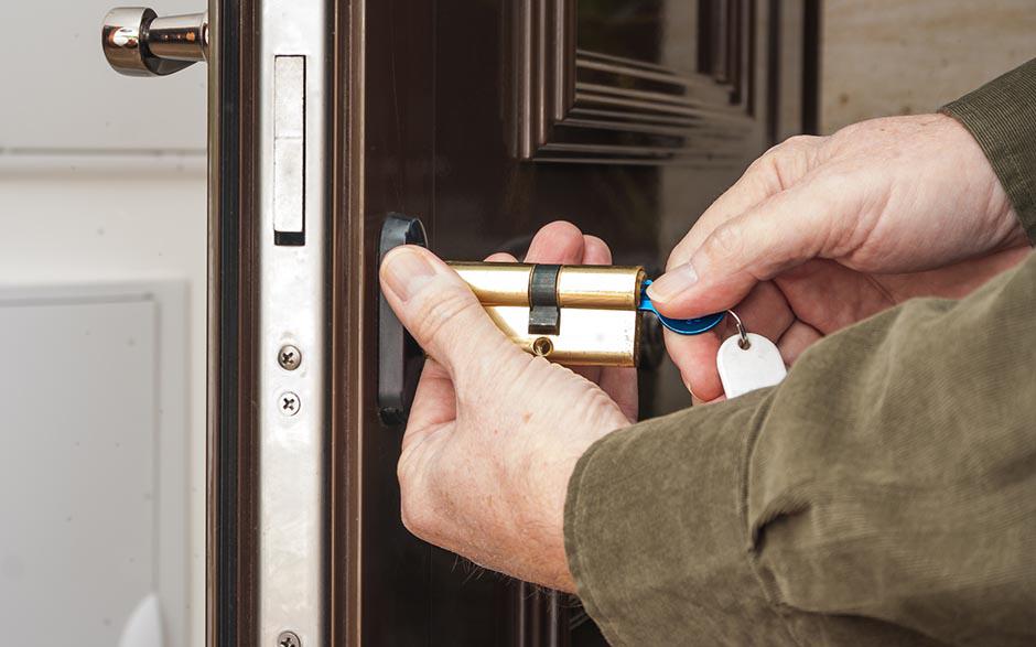 changer le barillet d'une porte Garches
