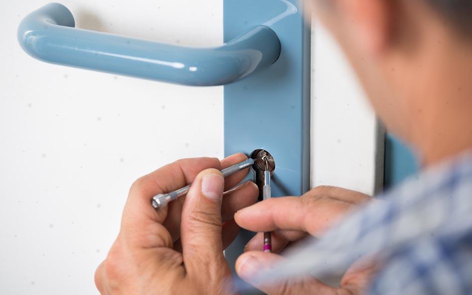 changer une serrure de porte Wissous